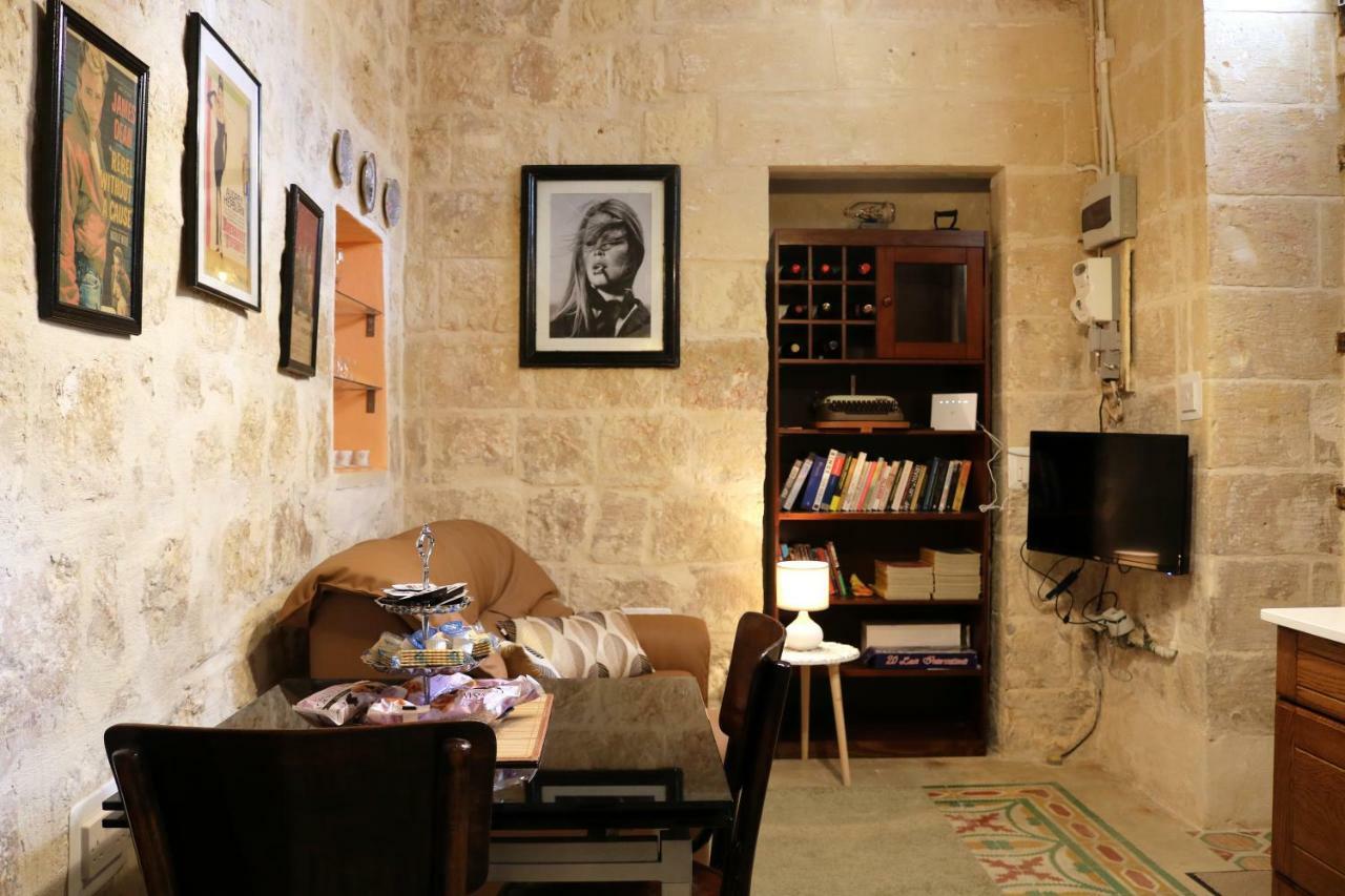 5 Minute Walk From Malta Airport * Gudja